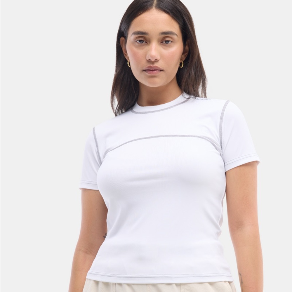 NWT Halfdays Women's Mollie Performance Short Sleeve T-Shirt. Size Small.